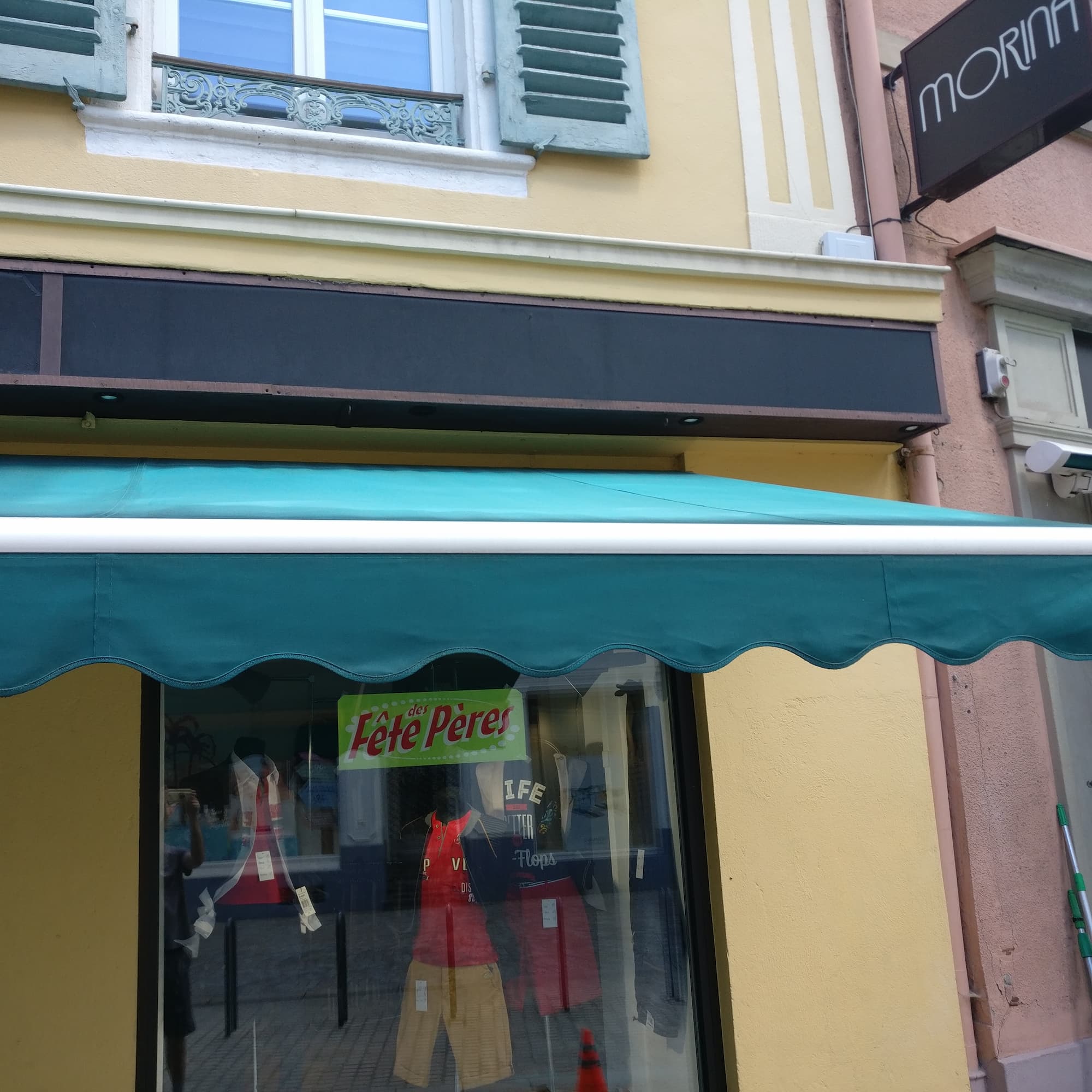 NETTOYAGE_VITRE_VITRINE_2 | As propreté Nettoyage de vitres et vitrines à côté de Sélestat et Marckolsheim Strasbourg 1